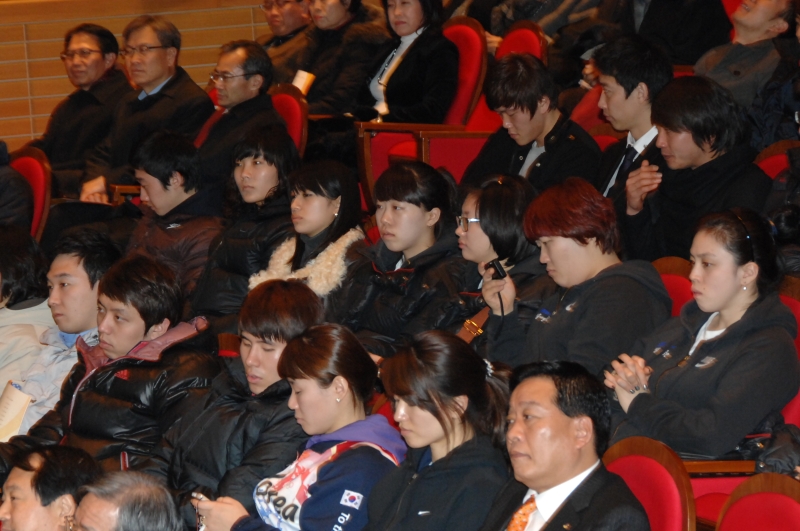 2010.12.29_불자선수 환영법회 (115)
